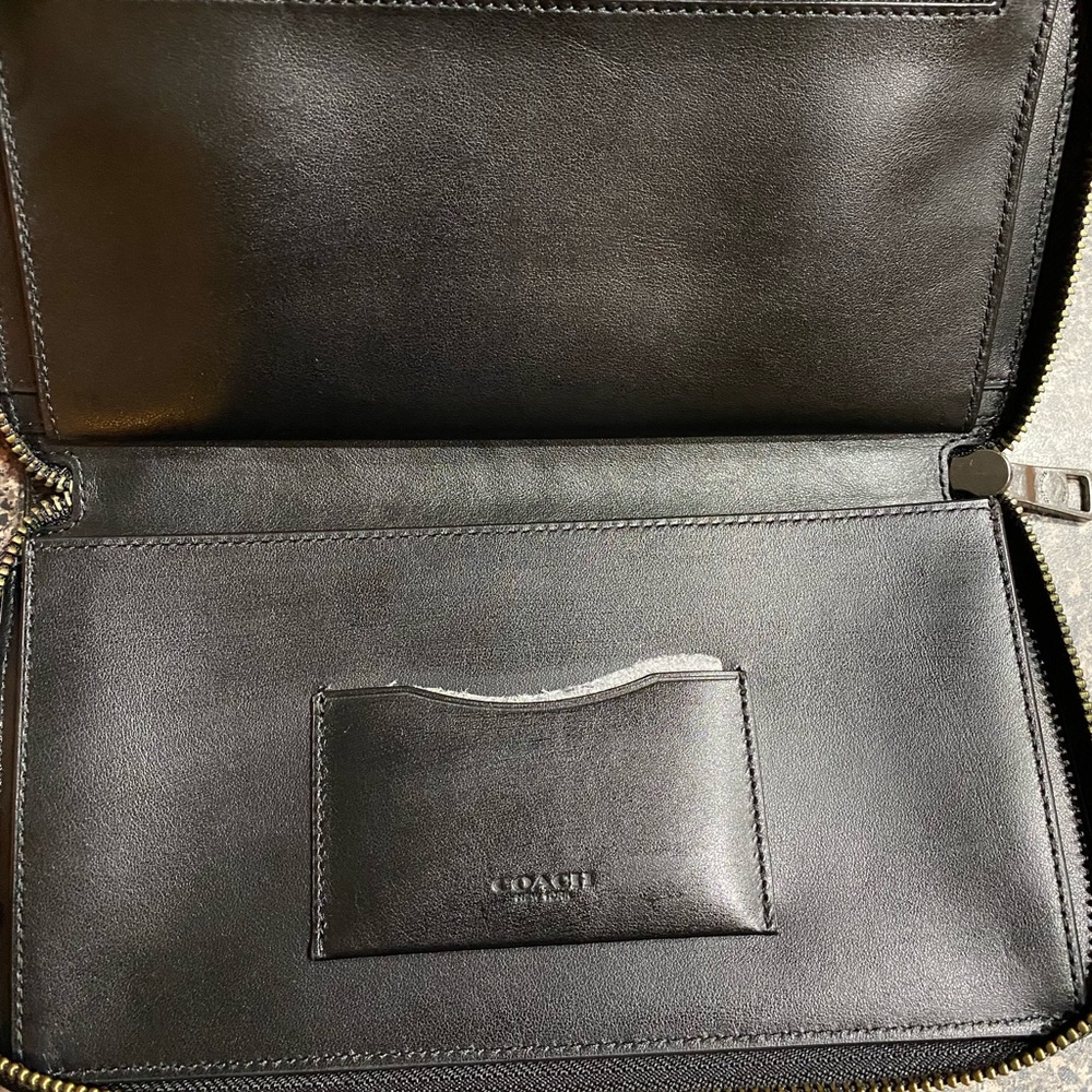 Coach, Black leather, men’s travel zip wallet - Picture 5 of 5